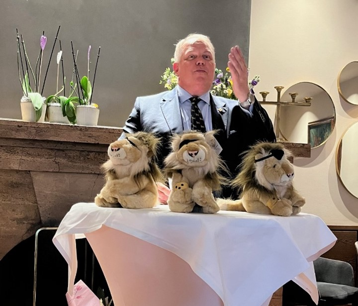 Begrüßung und Laudatio des Distrikt-Governors Uwe Schulteß
