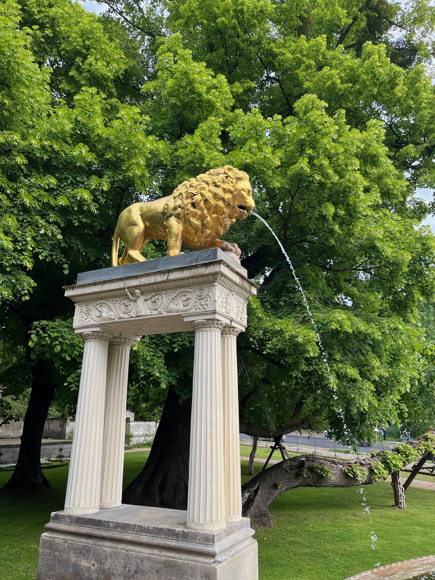 Löwenbrunnen